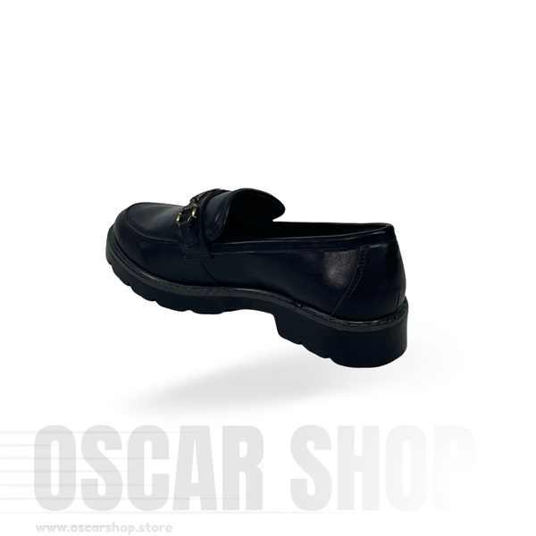 Mocassin à Semelle Crantée et Ornement Métallique