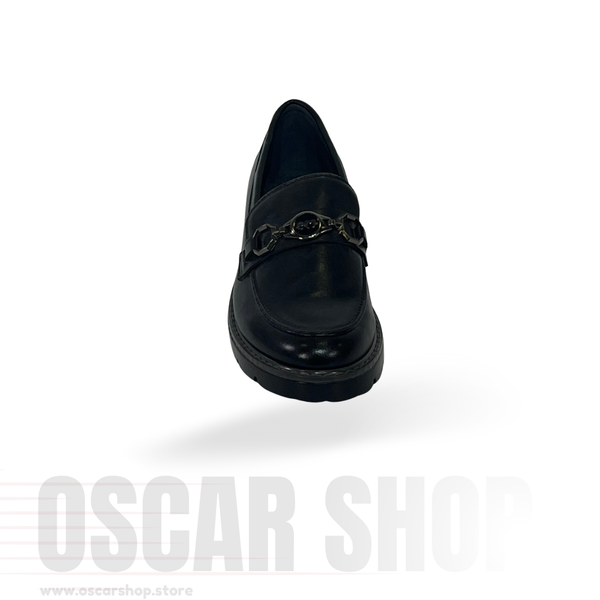 Mocassin à Semelle Crantée et Ornement Métallique