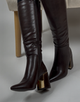 Botte cavalière à talon carré doré