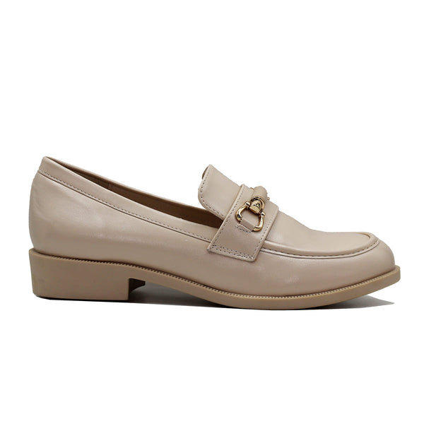 Mocassins en simili avec boucle discrète