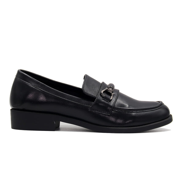 Mocassins en simili avec boucle discrète