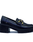 Mocassins à talons épais avec boucle métallique