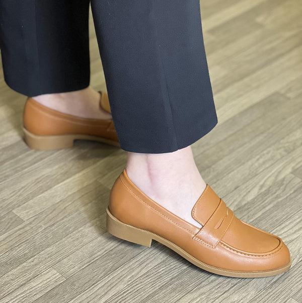 Mocassins à talon plat style classique